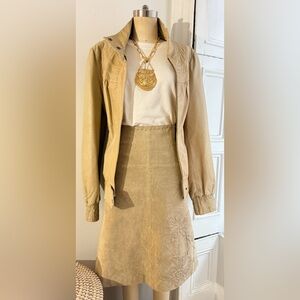 Vintage Tan Suede Midi Skirt Embroidered Floral Stitching Leather Detail Boho